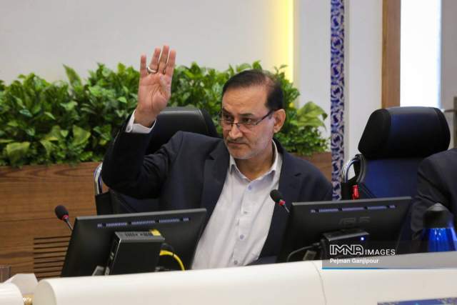 ضرورت انعطاف پذیری ساعات کاری ادارات و مراکز آموزشی با هدف کاهش ترافیک