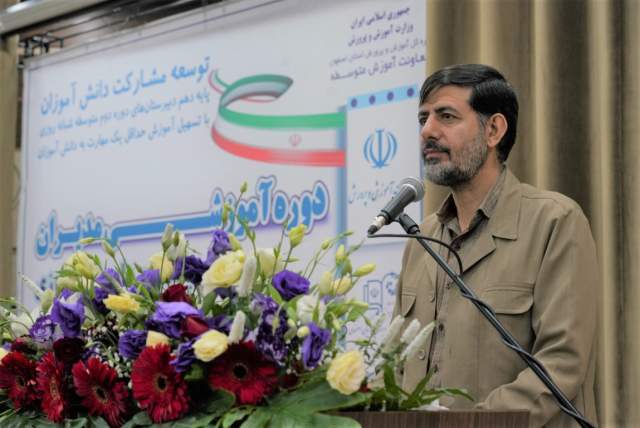 مدارس شبانه‌روزی بستری امن برای مهارت‌آموزی دانش‌آموزان است