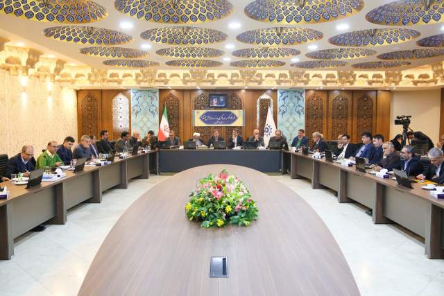 استاندار اصفهان:ضرورت تغییر قوانین اقتصادی برای بهبود شرایط سرمایه‌گذاری در اصفهان