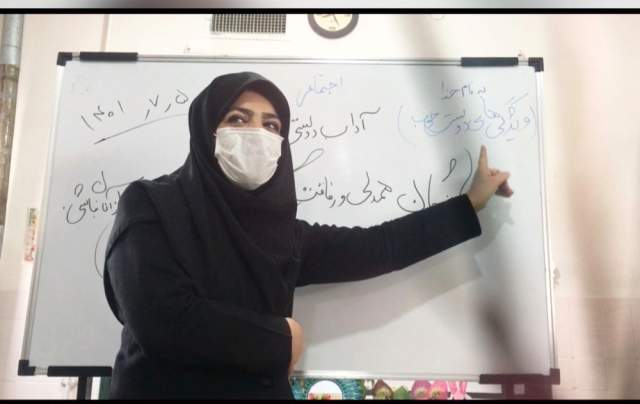 پای درس ایثار | وقتی عشق به دانش‌آموز سلاح معلم نجف‌آبادی برای نبرد با سرطان می‌شود