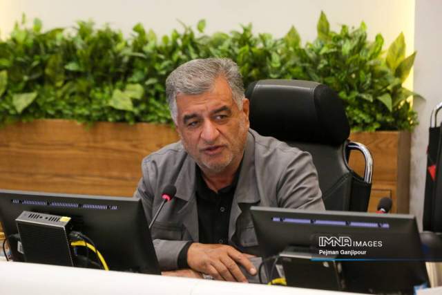 جذب ۲۸۴ نیروی جدید در آتش‌نشانی اصفهان/ ساختمان‌های ناایمن را به ۱۲۵ گزارش دهید