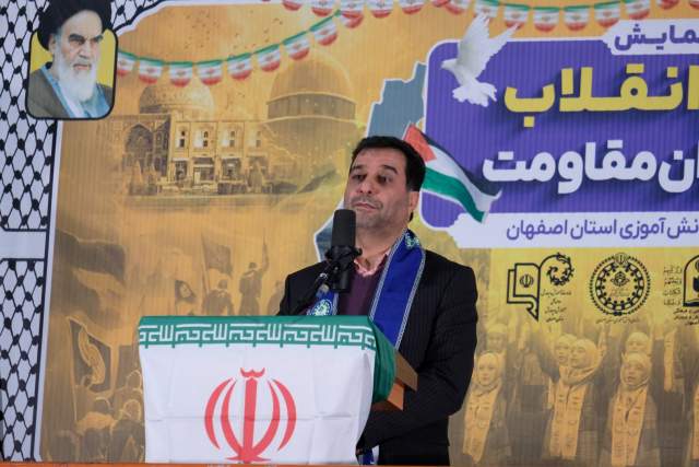 دانش‌آموزان معماران تمدن نوین اسلامی هستند/خون شهیدان سرمایه معنوی نسل جدید است