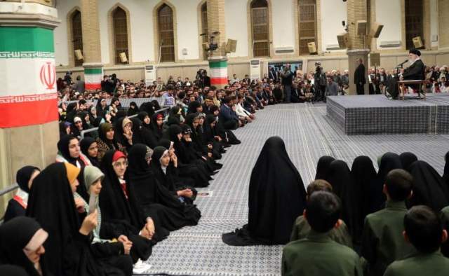 روایت تجربه فراموش‌نشدنی دانش‌آموز کاشانی از دیدار با رهبر انقلاب اسلامی