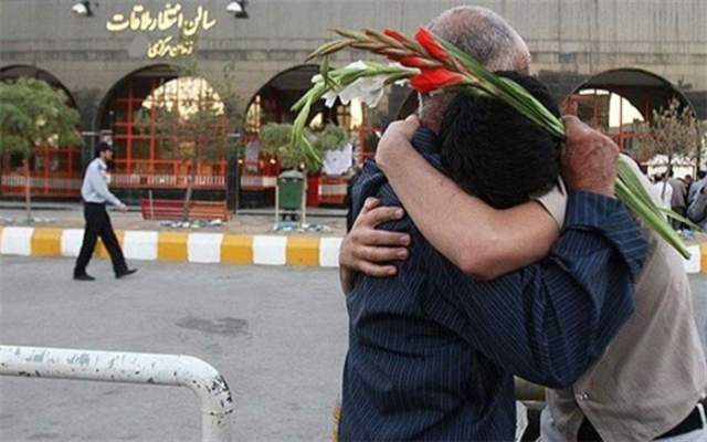 دانش‌آموزان بادرودی پدری را از زندان آزاد کردند