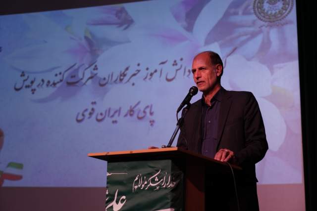 خبرگزاری پانا اصفهان دانش‌آموز تراز نظام مقدس جمهوری اسلامی را تربیت می‌کند/ دانش‌آموزان مشوقان لایه‌های مختلف جامعه برای حضور در انتخابات هستند